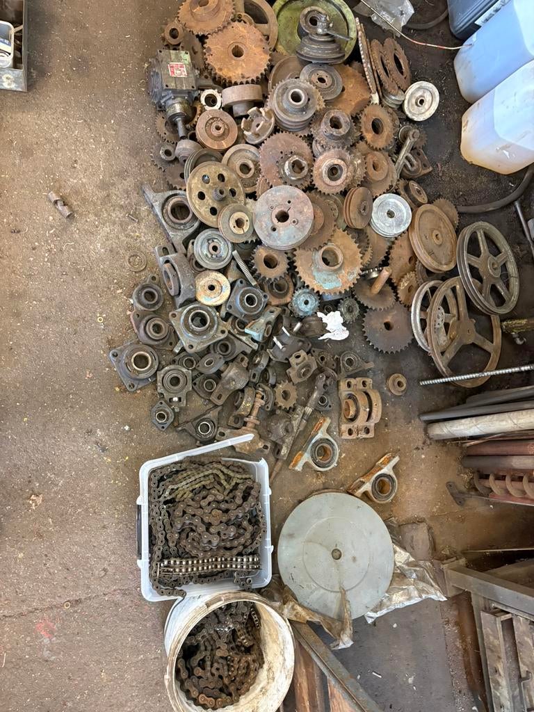 Partij poelies tandwielen en lagers, Ophalen, Gebruikt, IJzer