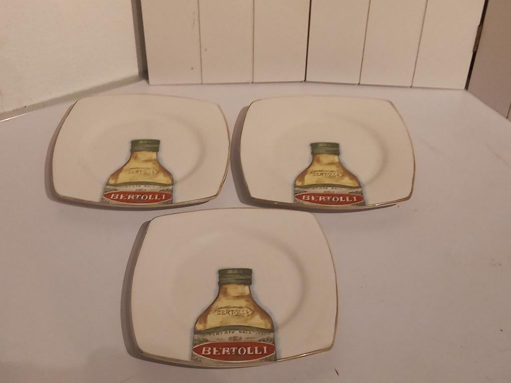 Jet Specials borden Bertolli 9 x, Huis en Inrichting, Keuken | Servies, Keramiek, Ophalen of Verzenden, Zo goed als nieuw, Bord(en)