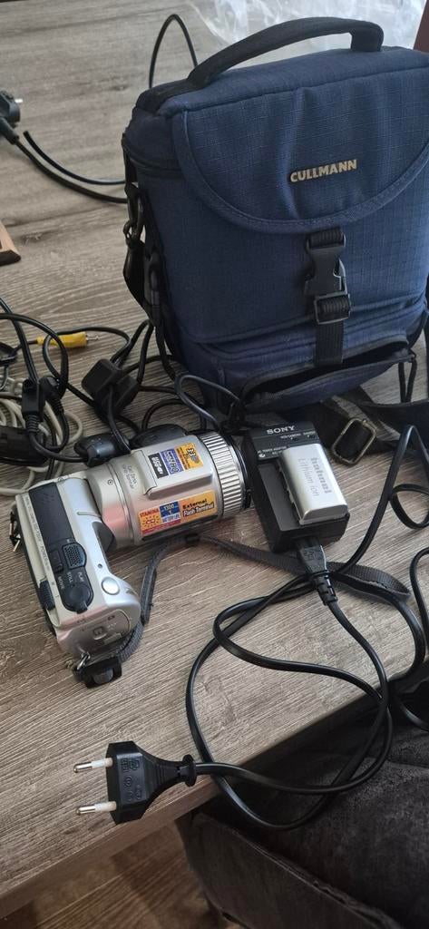 Sony Handycam DCR-PC100E MiniDV Camcorder met accessoires, Mini dv, Gebruikt, Sony, Camera