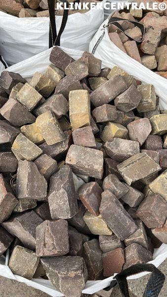 200m2 gemêleerd gebakken dikformaat klinkers van ONGELIJKE, Tuin en Terras, Tegels en Klinkers, Gebruikt, Klinkers, Keramiek, 10 m² of meer