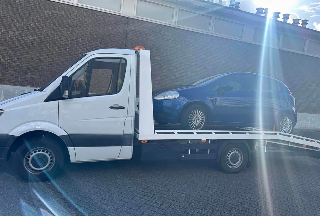 Autotransport Autoambulance sleepdienst sleepwagen pechhulp, Diensten en Vakmensen, Koeriers, Chauffeurs en Taxi's, Koeriersdiensten