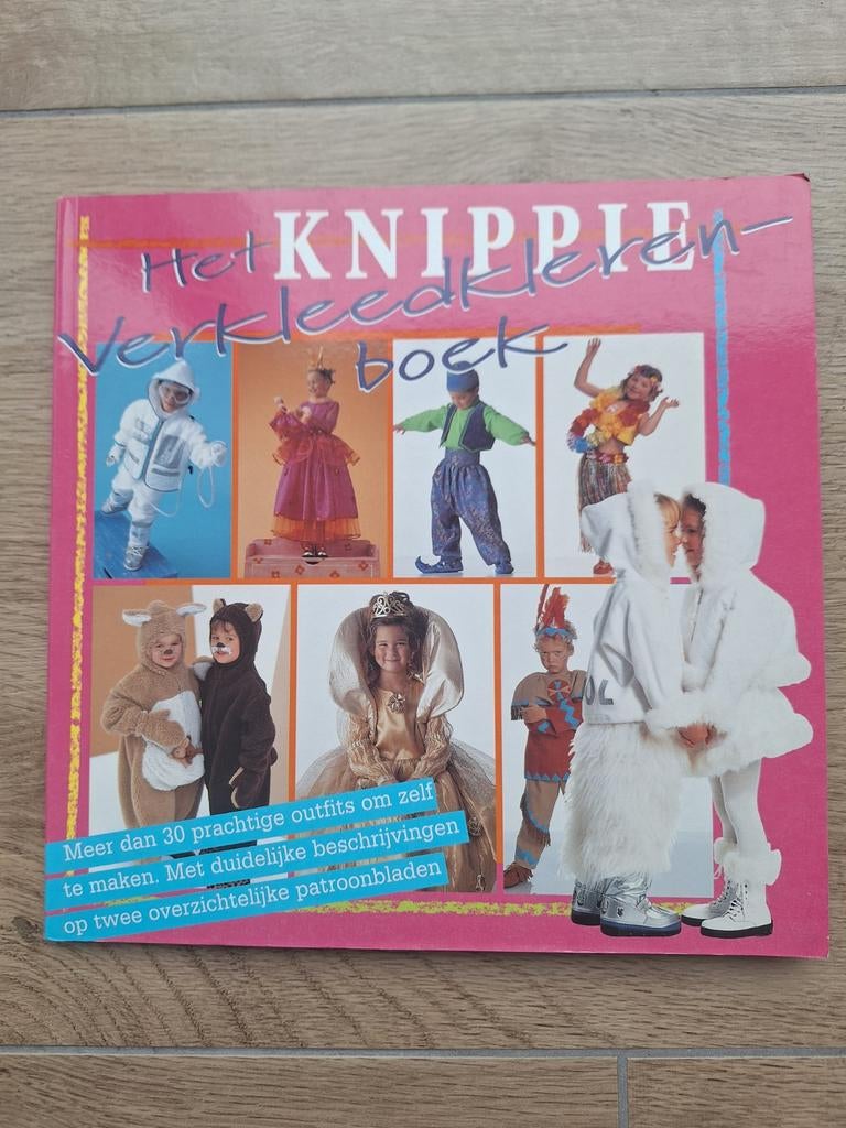 Knippie Verkleedklerenboek - 30 Outfits Zelf Maken!, Overige typen, Kind, Knippie, Nieuw
