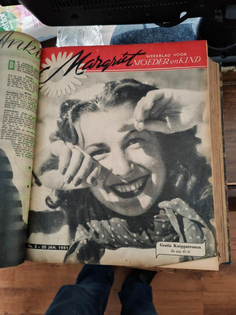 Vintage Margriet Weekblad 1951 in boekvorm, Ophalen of Verzenden, Gelezen, Damesbladen