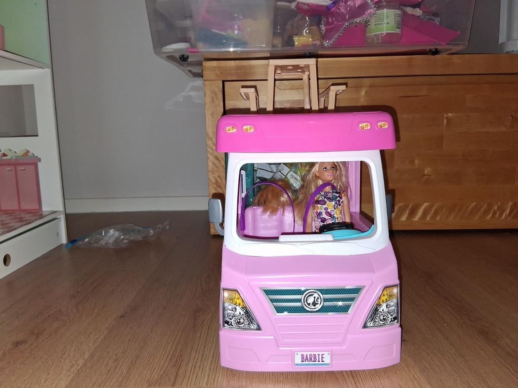 Barbie Camper met poppenhuis en accessoires, Ophalen, Toebehoren