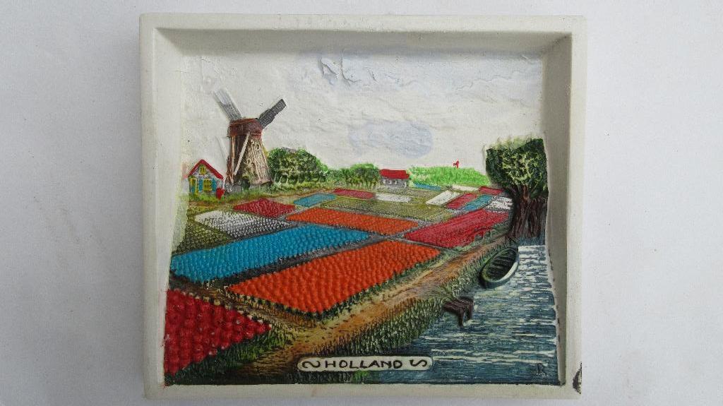 Hobra reliëf tegel Holland, Antiek en Kunst, Antiek | Wandborden en Tegels, Ophalen of Verzenden