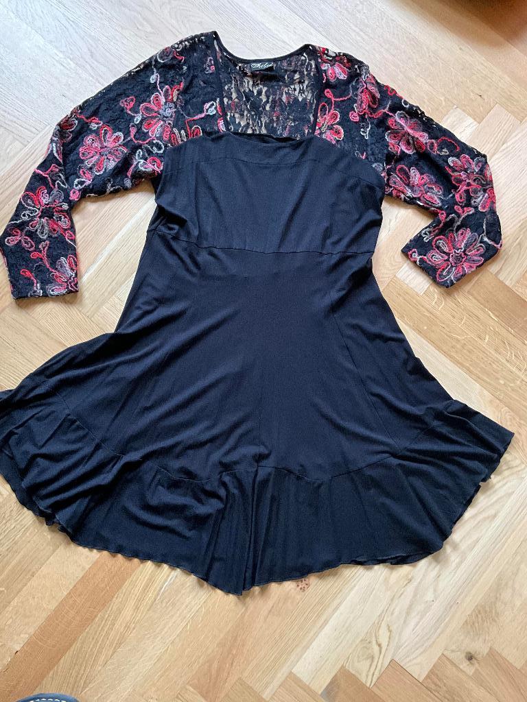 Prachtige Tuniek Merk Ophilia Maat 4 Grote kastopruiming, Maat 46/48 (XL) of groter, Ophalen of Verzenden, Zo goed als nieuw, Tuniek  Merk Ophilia  Maat 4  nog heel mooi valt soepel  Grote kastopruiming  zie foto,s