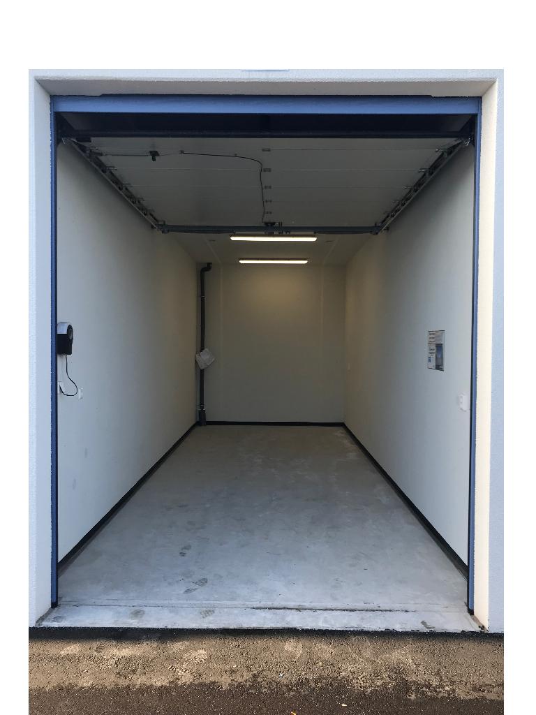 Te huur garagebox/opslagruimte 7 x 3 x 3,5 m Cruquius NH