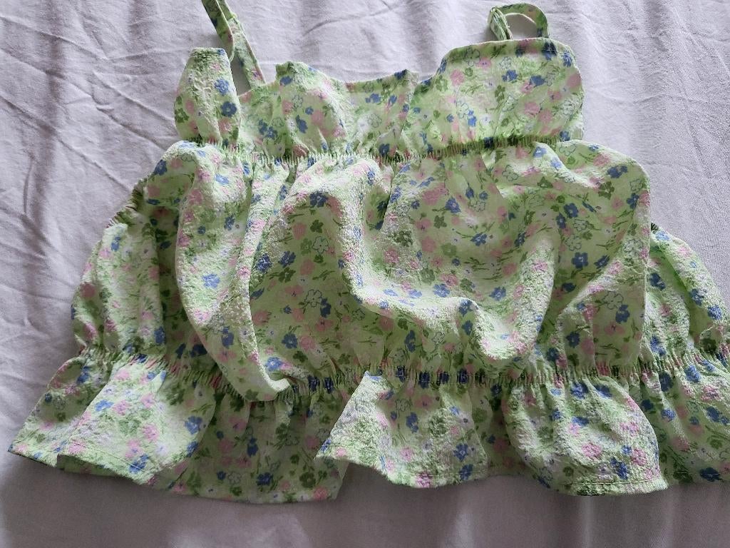 Licht groen gerimpeld topje met bloemetjes, Kleding | Dames, Maat 38/40 (M), H&M, Ophalen of Verzenden, Zo goed als nieuw