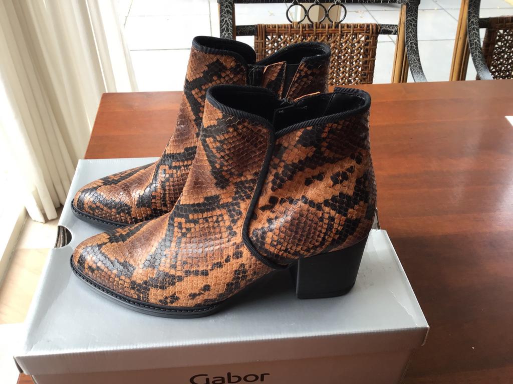 Gabor Nieuwe Korte Laarzen maat 4, Ophalen of Verzenden, Nieuw, Lage of Enkellaarzen