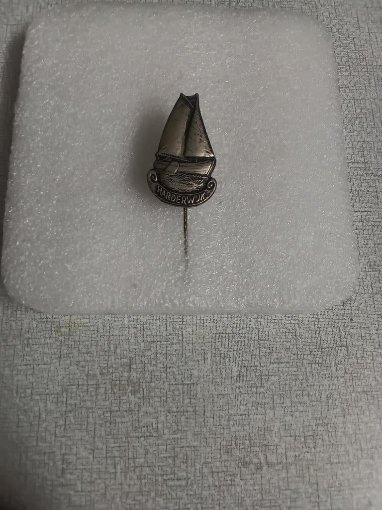 Speldje zeilschip uit Harderwijk., Ophalen of Verzenden, Gebruikt