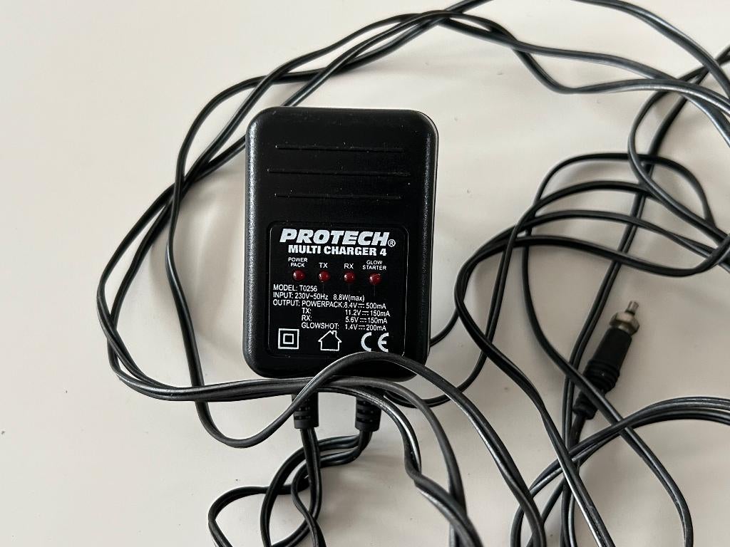 Protech muli charger 4 rc modelbouw, Hobby en Vrije tijd, Modelbouw | Radiografisch | Auto's, Ophalen of Verzenden, Gebruikt, Overige schalen