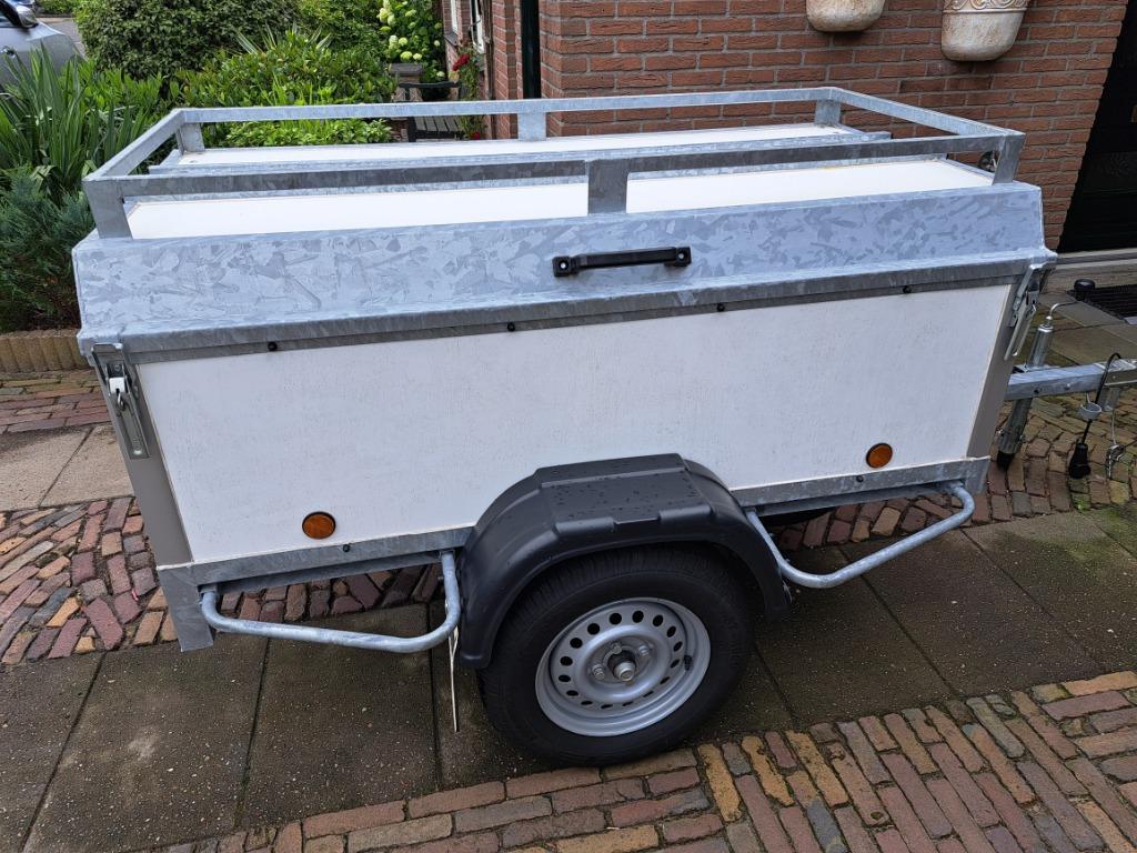 Bagagewagen/fietsdrager met daksteunen te huur, huren