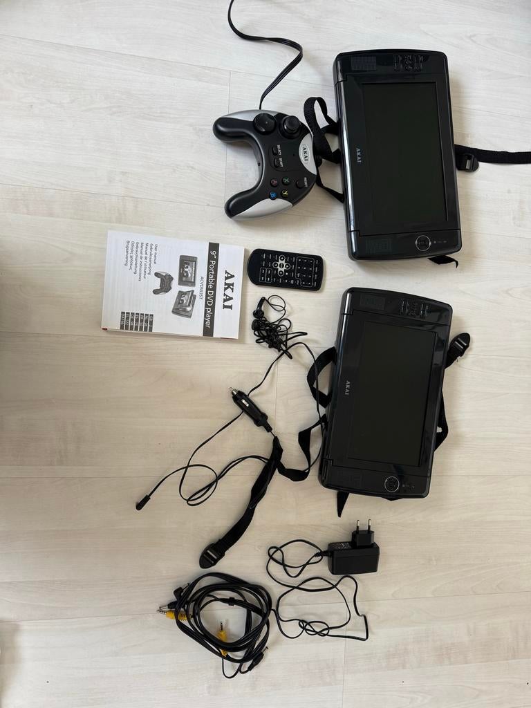 Akai Portable DVD Speler Auto met 2 LCD Schermen + Game, Gebruikt, Draagbaar, Ophalen of Verzenden, Overige merken