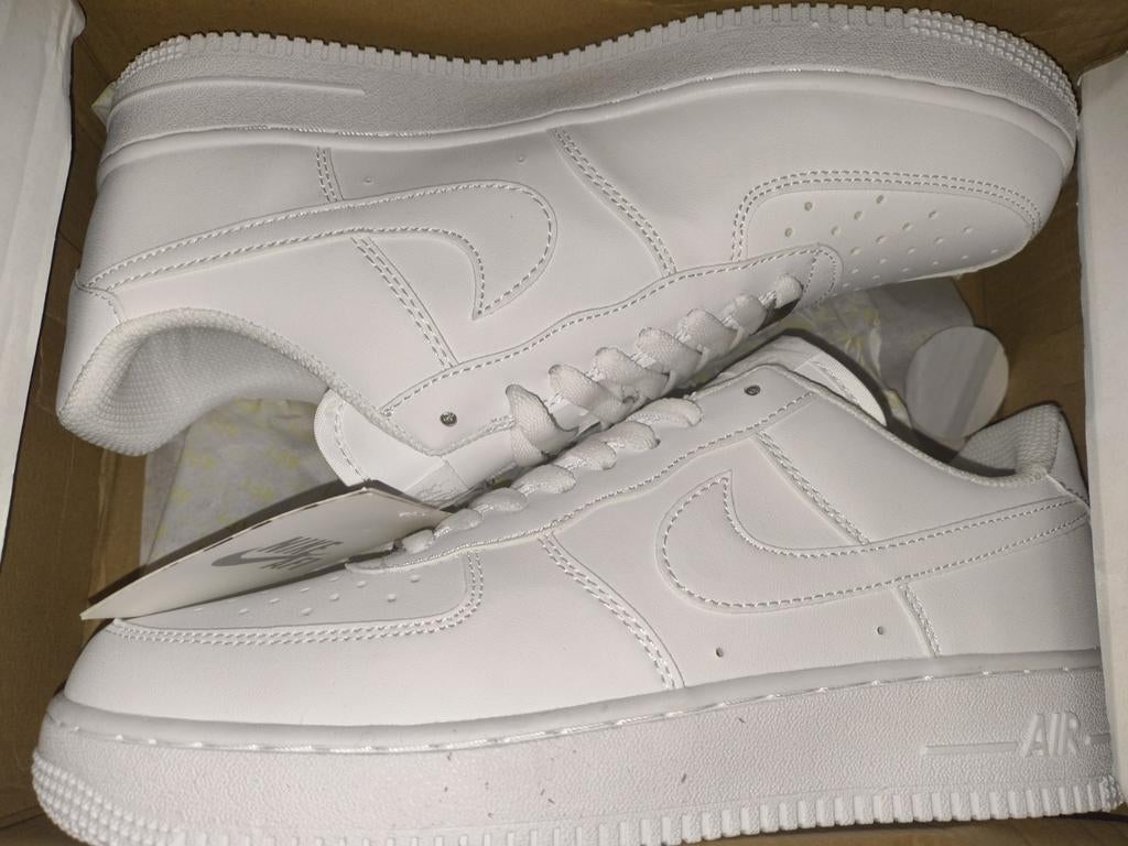 Nike Air Force 1 White - Klassieker! Nieuw, Wit, Nike, Ophalen of Verzenden, Sneakers of Gympen