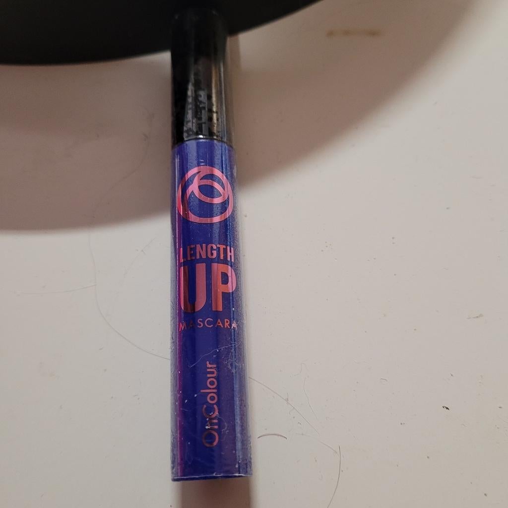 Oriflame 

On colour lengte up mascara, Ogen, Zwart, Nieuw, Ophalen of Verzenden