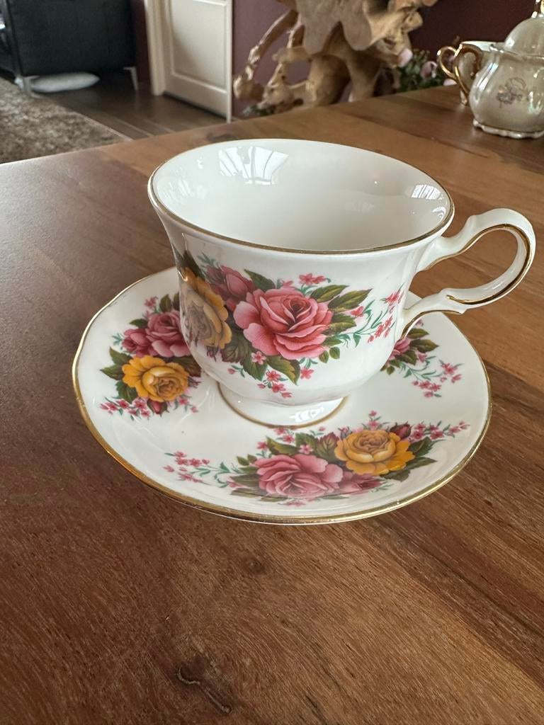 Queen Anne Kop en Schotel - Engels Porselein, Ophalen of Verzenden