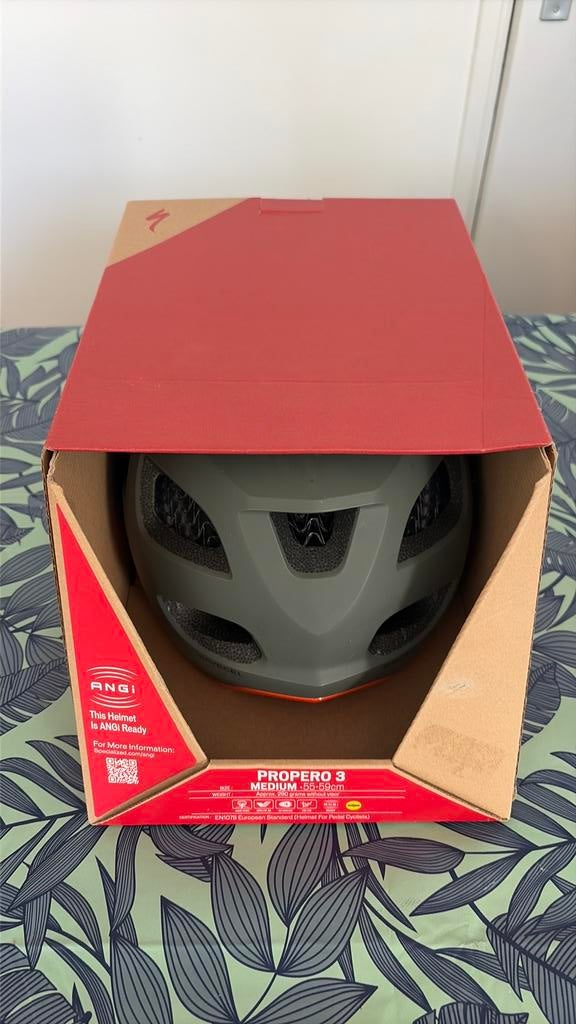 Specialized propero 3 medium fietshelm angi ready mips, Fietsen en Brommers, Fietsaccessoires | Fietshelmen, Zo goed als nieuw