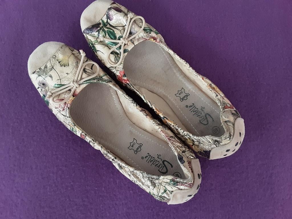 Schattige ballerina's, Ophalen of Verzenden, Zo goed als nieuw