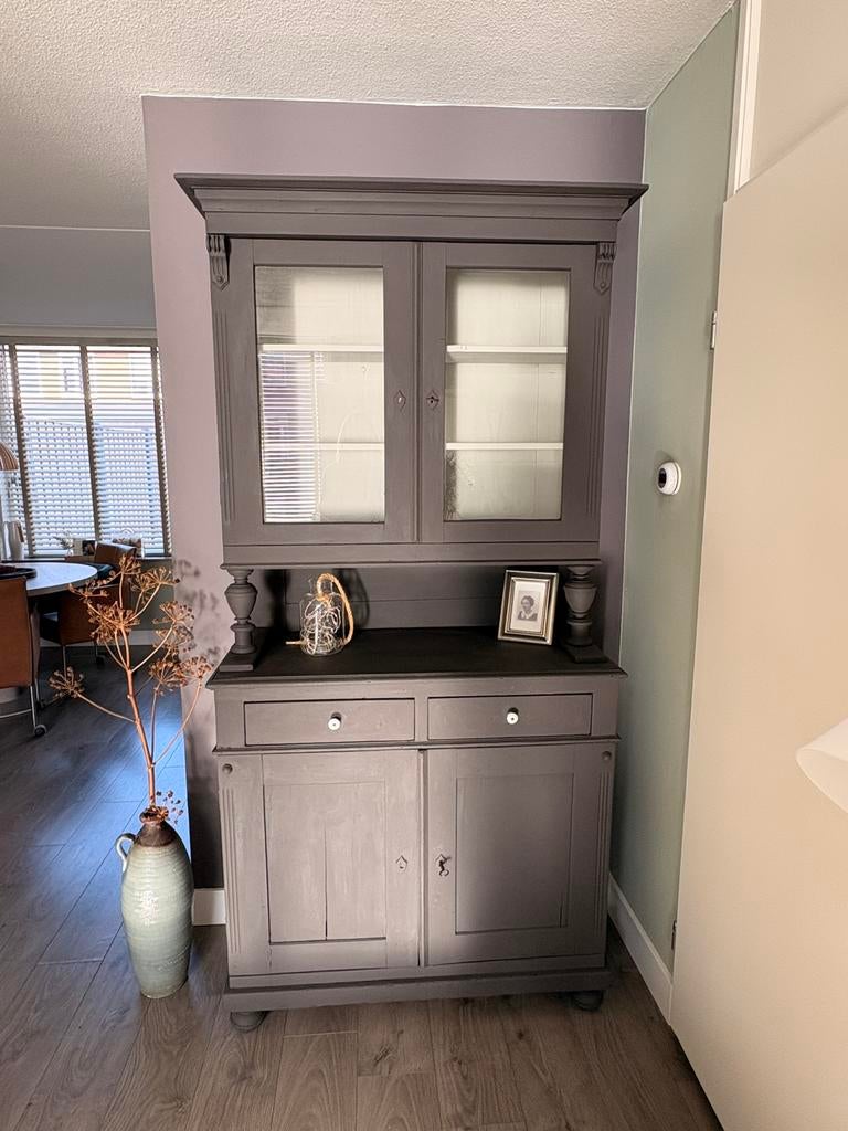 Antiek grenen servieskast, Huis en Inrichting, Kasten | Buffetkasten, Ophalen, Gebruikt, 25 tot 50 cm, Met deur(en)