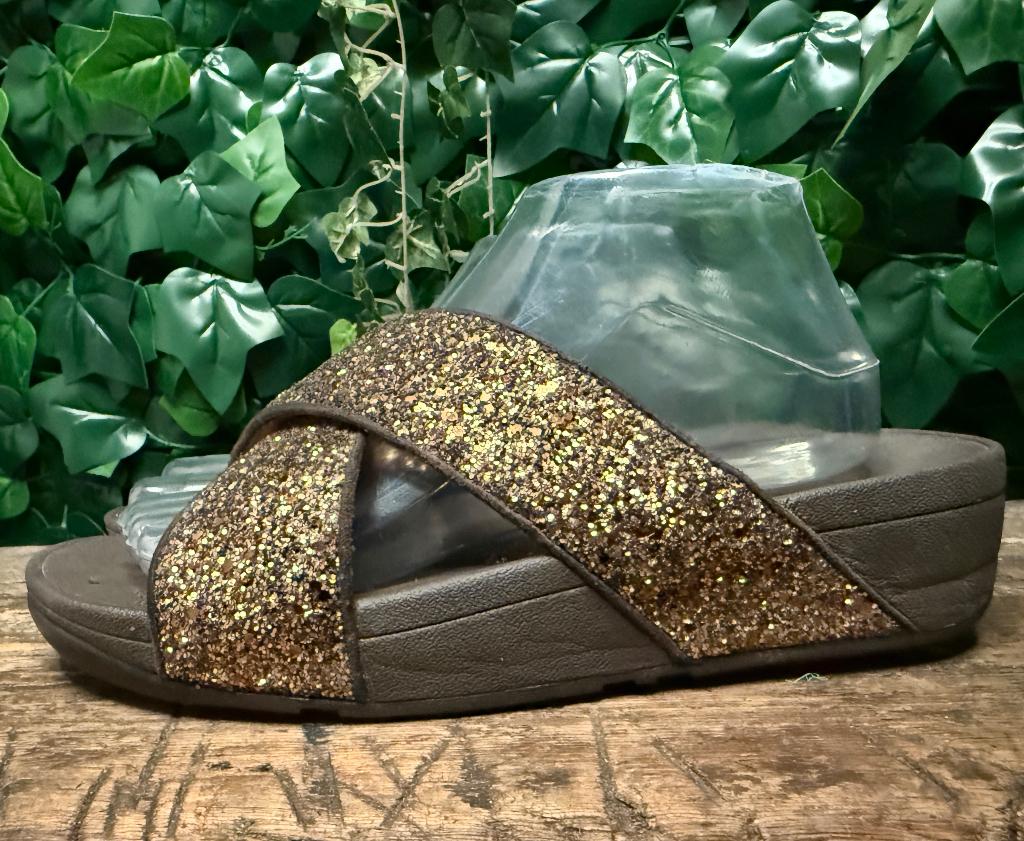 gewoon Nieuwe prachtige slippers van Fitflop maat 41, Bruin, Nieuw, Ophalen of Verzenden, Fitflop