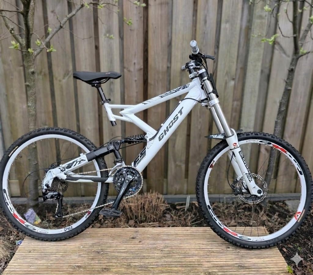 Mountainbike/ downhillbike  met veel nieuwe onderdelen!, Overige merken, Gebruikt, Fully, 45 tot 49 cm