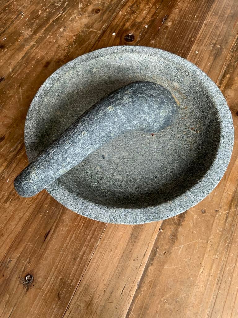 Robuuste granieten grote platte vijzel en stamper, Ophalen of Verzenden, Gebruikt