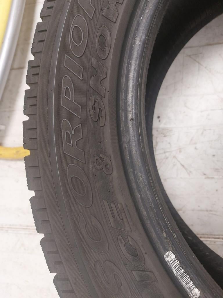 Pirelli Scorpion Ice&Snow banden
 4 stuks ( zonder velgen), Ophalen, Gebruikt