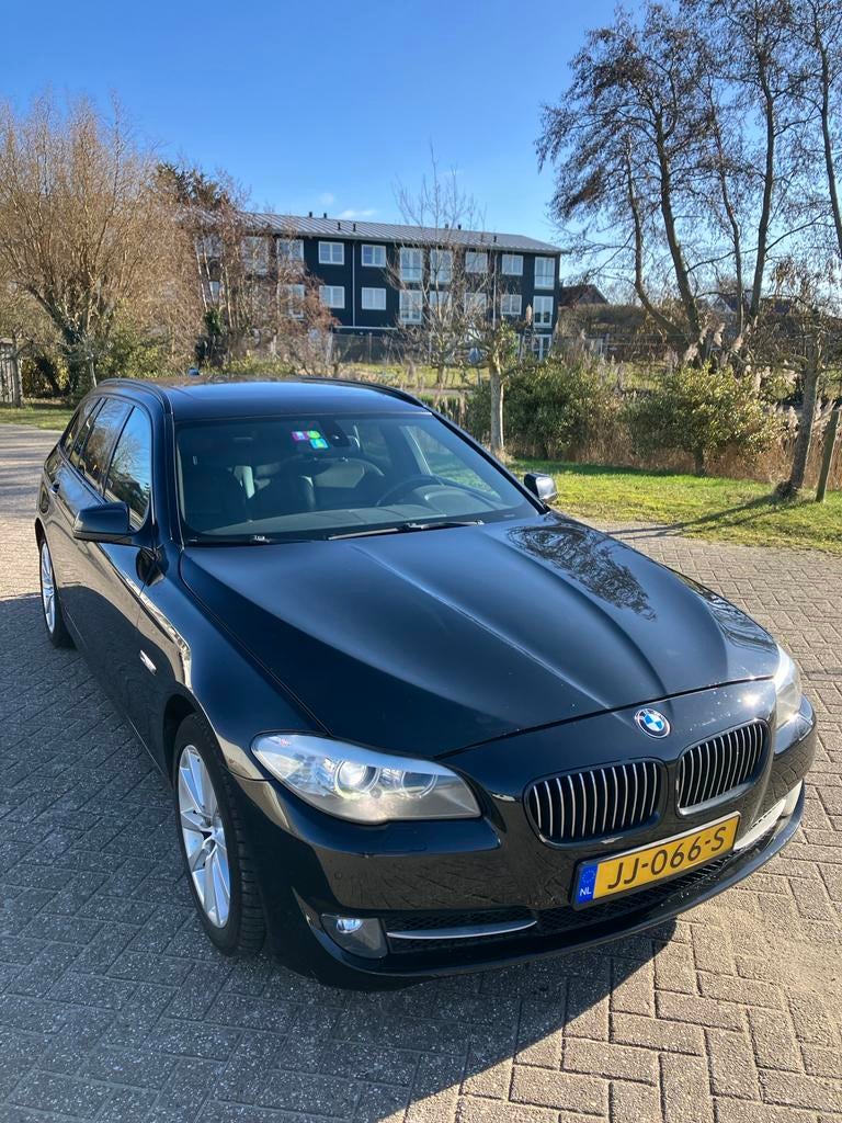 BMW 5-Serie 3.0 535D XD Touring AUT 2012 Zwart, Auto's, Automaat, 2993 cc, 2000 kg, Zwart