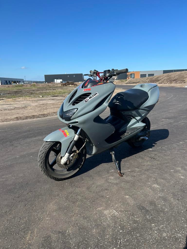 Yamaha aerox 70cc moet nu weg!, Fietsen en Brommers, Scooters | Yamaha, Ophalen, Tweetakt, Gebruikt, Aerox