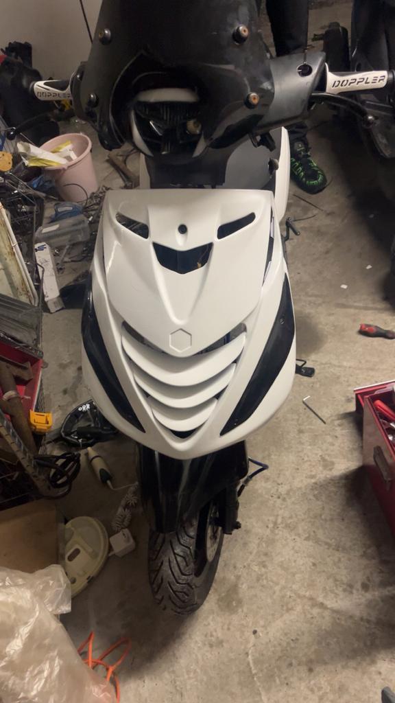 172cc zip A2 duits, Fietsen en Brommers, Scooters | Piaggio, Ophalen, Zo goed als nieuw, Benzine, Zip