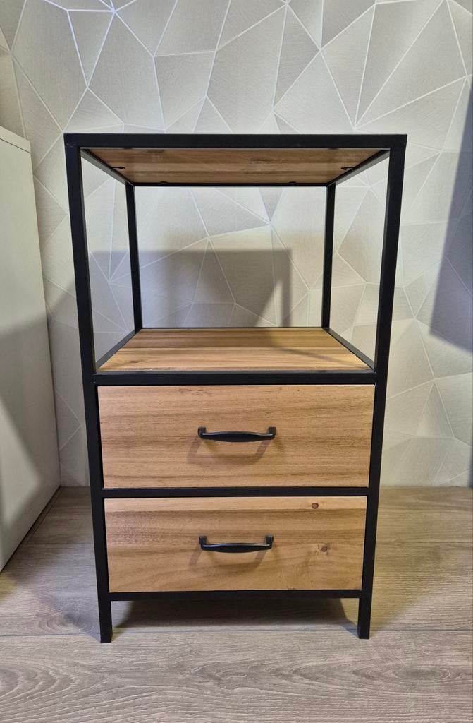 Mooi houten kastje met 2 laden en zwarte poten, Huis en Inrichting, Kasten | Ladekasten, Minder dan 50 cm, Gebruikt, 1 of 2 laden
