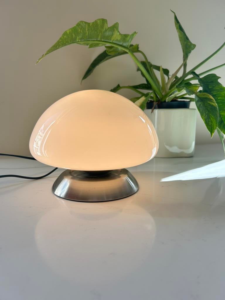 Retro mushroom lamp. Chroom met vintage melkglas, Ophalen of Verzenden, Zo goed als nieuw, Retro, vintage, sixties, seventies