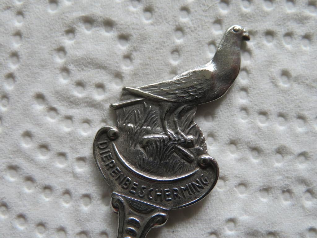 Verzilverd Dierenbescherming Lepeltje Duif (1e Layout), Verzamelen, Overige materialen, Gebruikt, Verzenden, Verzilverd