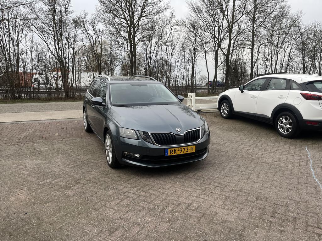 Skoda Octavia Combi 1.0 TSI Greentech Ambition Business AUTO, Origineel Nederlands, 630 kg, Lichtsensor, 3 cilinders