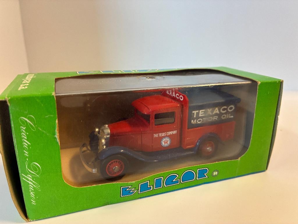 27568: Ford V8 Camionette "Mobil oil" - 1934 - Eligor 1:43, Overige merken, Auto, Ophalen of Verzenden, Zo goed als nieuw