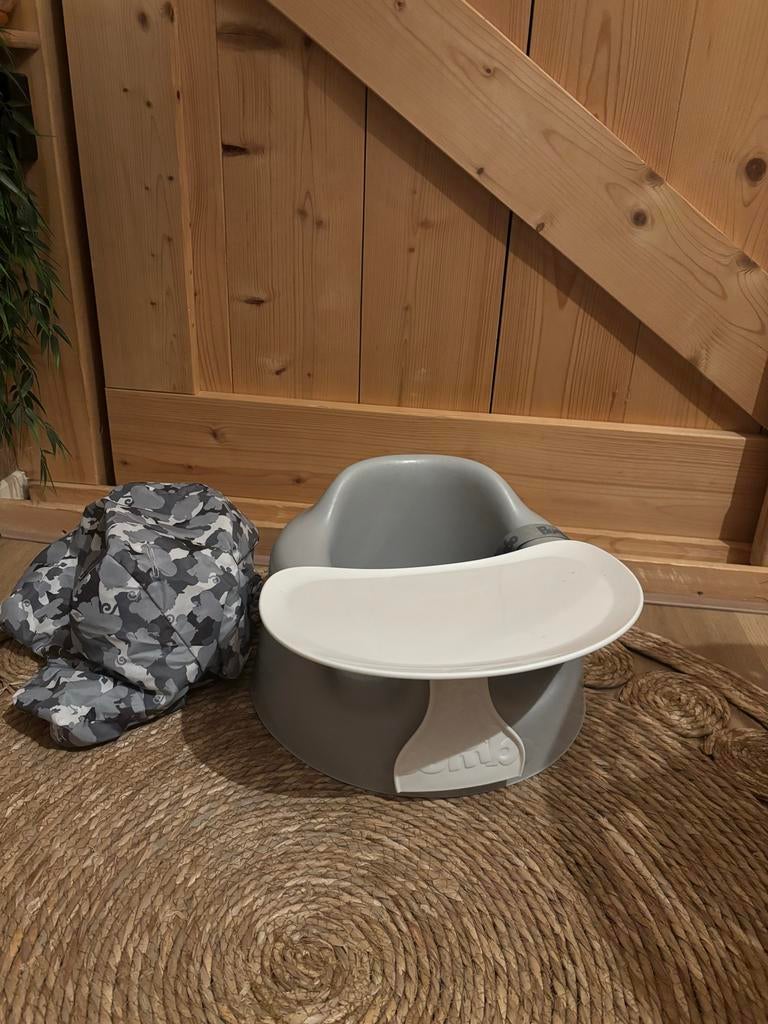 Bumbo kinderzitje met eetblad en hoes, Ophalen of Verzenden, Gebruikt, Overige typen, Afneembaar eetblad