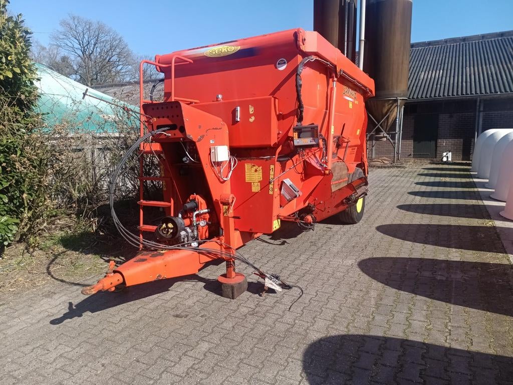 Seko mengvoerwagen Samurai 5 500/135, Zakelijke goederen, Agrarisch | Werktuigen, Ophalen, Veehouderij, Voertechniek