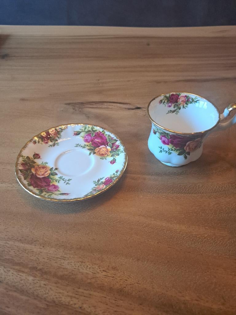 Royal Albert (kopje en schotel), Ophalen of Verzenden