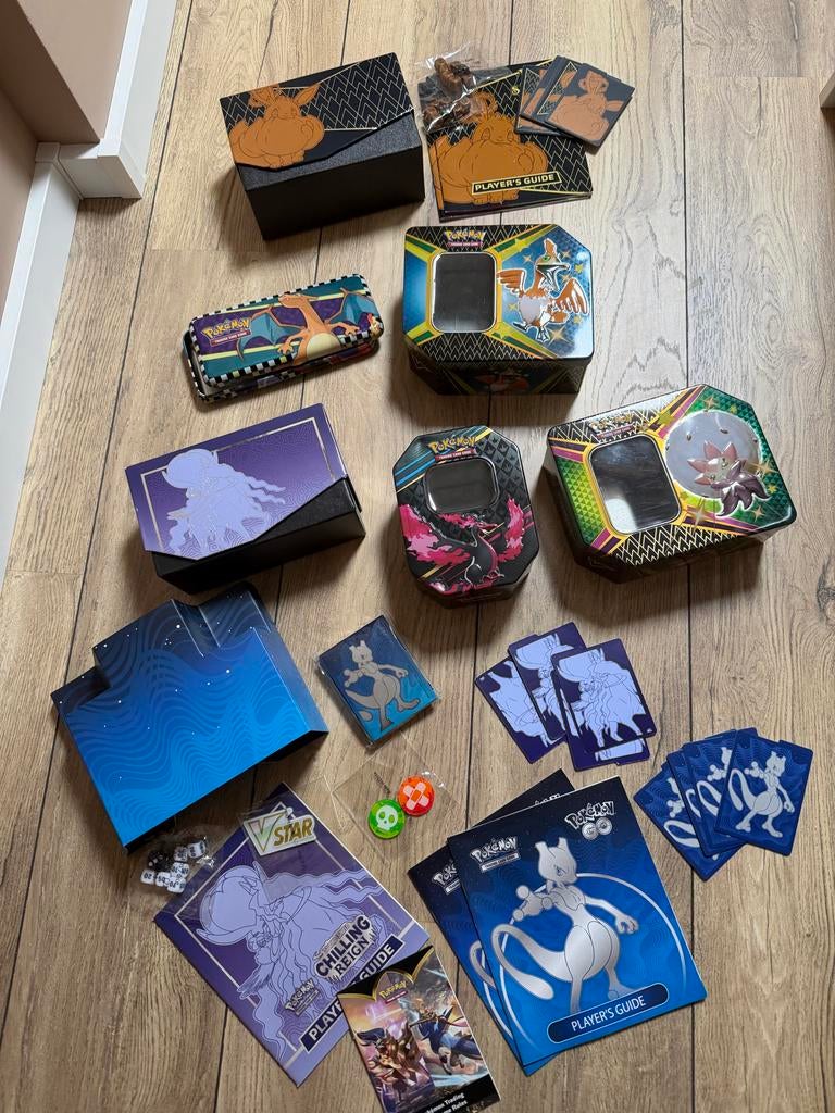 Pokémon TCG Spullen: Blikken / Tin, Boxen ETB en Accessoires, Hobby en Vrije tijd, Verzamelkaartspellen | Pokémon, Ophalen of Verzenden