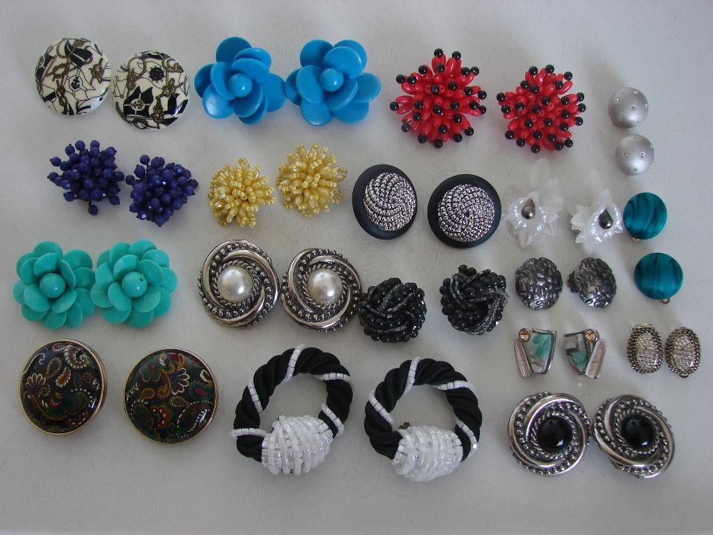 Vintage oorbellen clips per stuk te koop., Ophalen of Verzenden, Zo goed als nieuw, Overige kleuren, Overige materialen