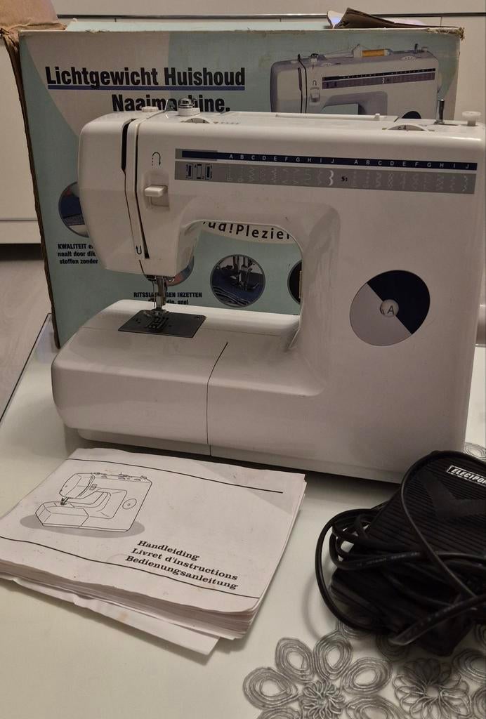 Naaimachine 8310 A2 - Nauwelijks gebruikt -Uitstekende staat, Hobby en Vrije tijd, Naaimachines en Toebehoren, Ophalen of Verzenden