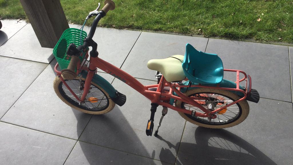 Loekie kinderfiets 16 inch, Ophalen of Verzenden, Zo goed als nieuw
