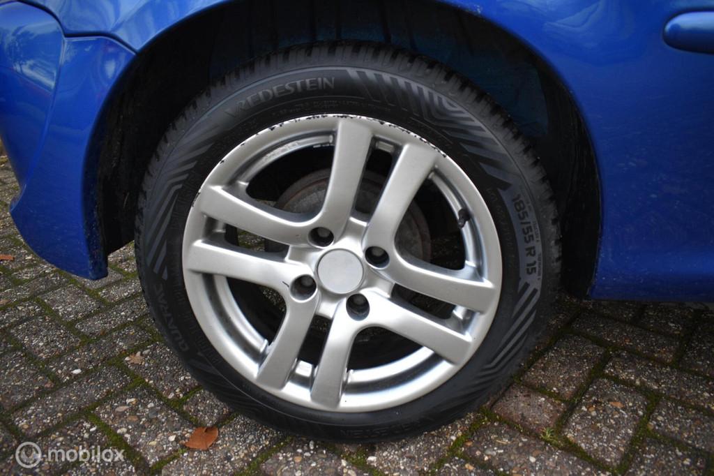 Peugeot 206 + 1.4 XS 3DRS, 2010|Airco|18-11-2026 APK!, Voorwielaandrijving, Stof, 1360 cc, 31 €/maand