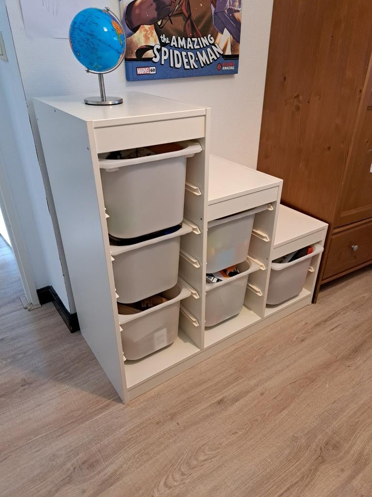 Witte kast met opbergbakken, Ophalen, Gebruikt