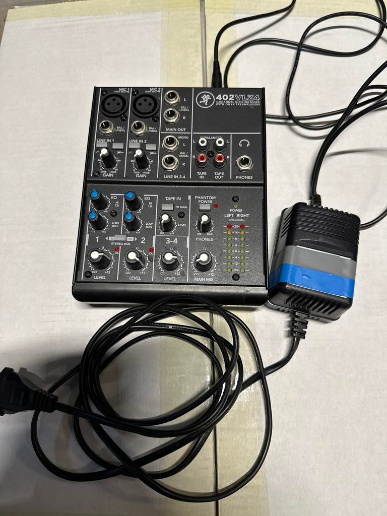 Mackie 402VLZ4, Ophalen of Verzenden, Gebruikt, Minder dan 5 kanalen, Microfooningang