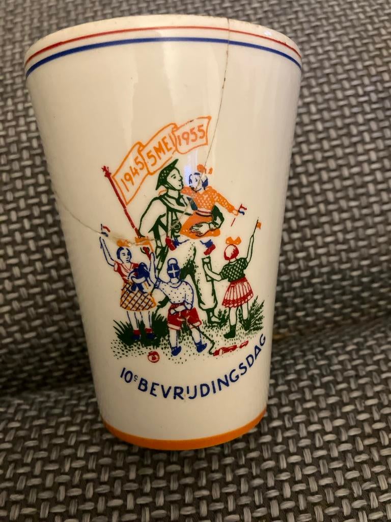 Beker 10e Bevrijdingsdag 1945-1955, Ophalen of Verzenden