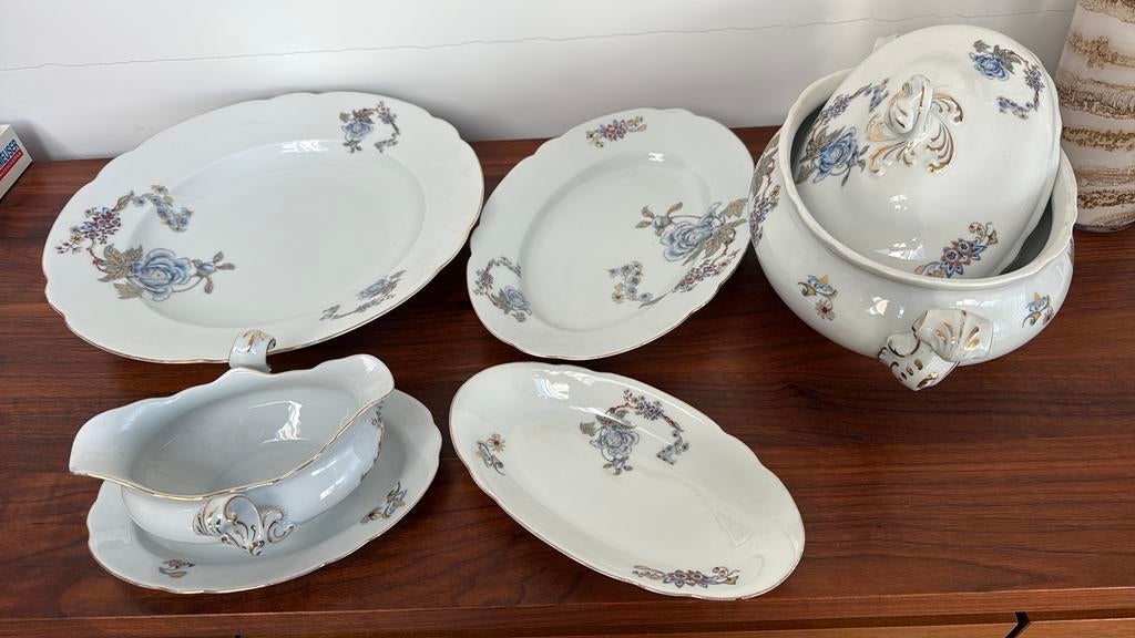 Serviesgoed van KPM, Ophalen