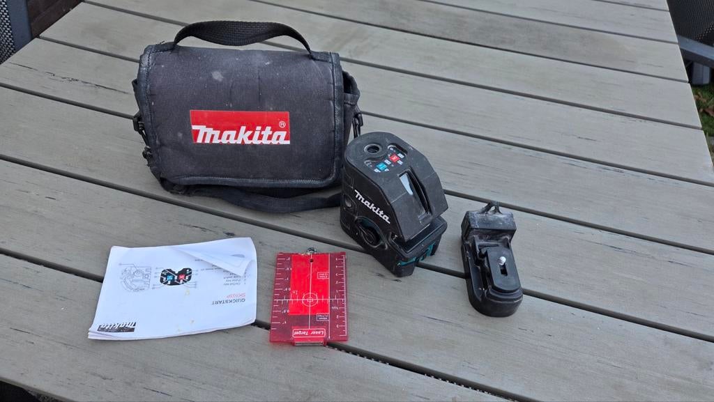 MAKITA KRUISLIJN/ PUNT LASER, Doe-het-zelf en Verbouw, Ophalen