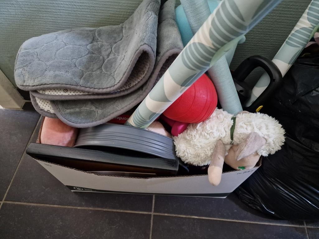 Gratis, doos vol rommelmarktspullen, Diversen, Rommelmarktspullen, Ophalen