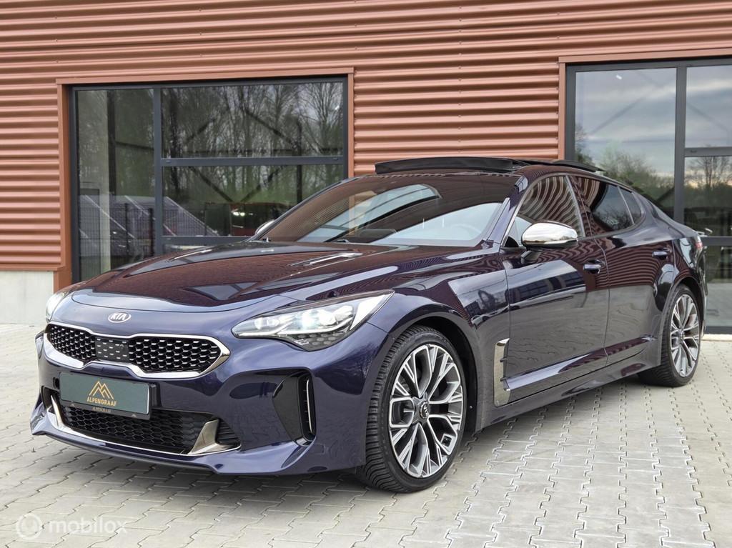Kia Stinger 2.0 T-GDI GT-Line Pano Acc Carplay Stuurwielverw, Auto's, Kia, Automaat, 1998 cc, Achterwielaandrijving, Gebruikt